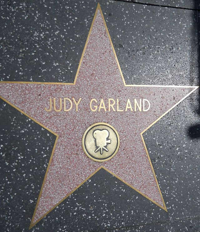 640px-Judy_Garland_star_HWF