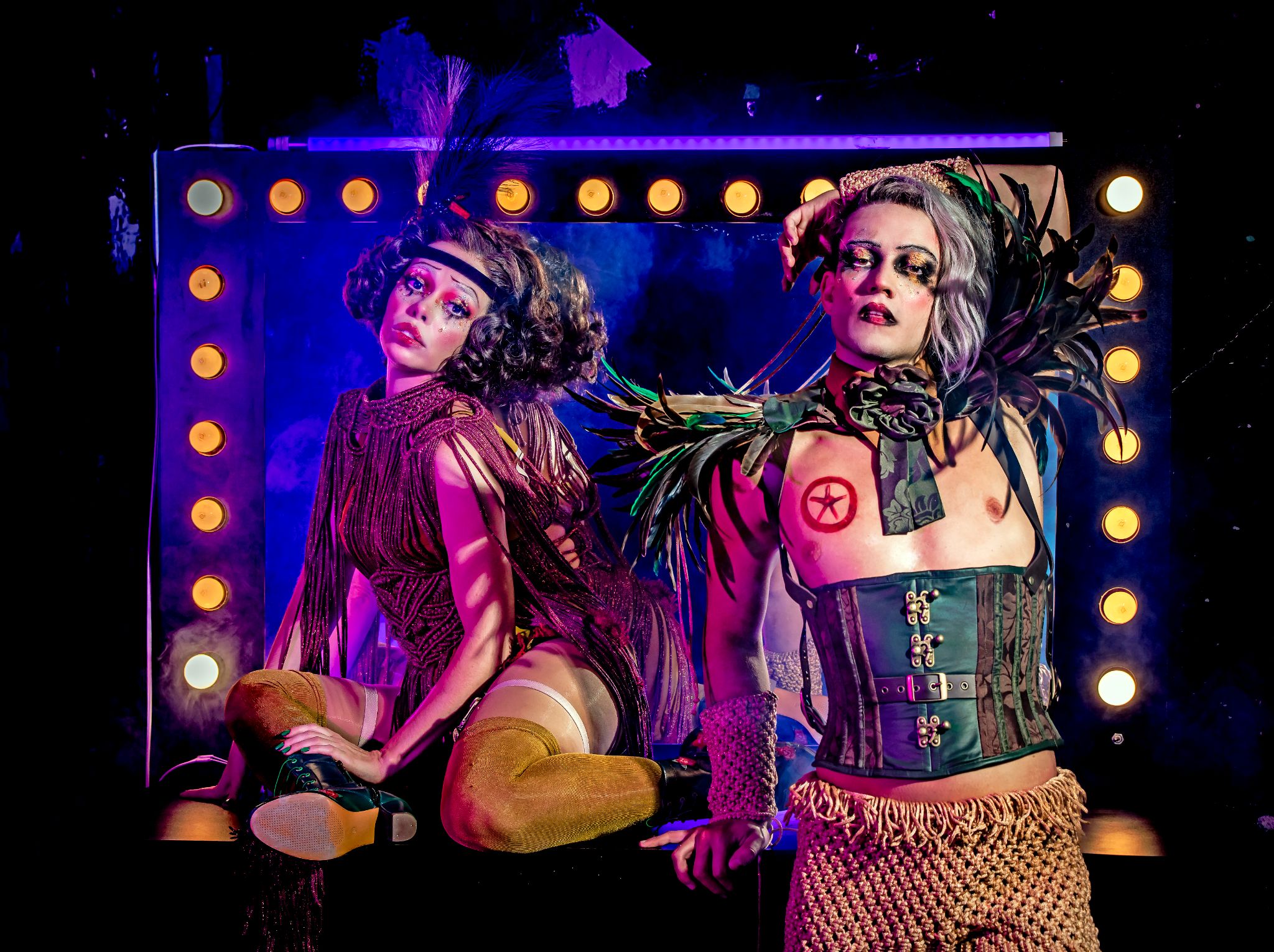 Fabi Bang e André Torquato no elenco de "Cabaret"